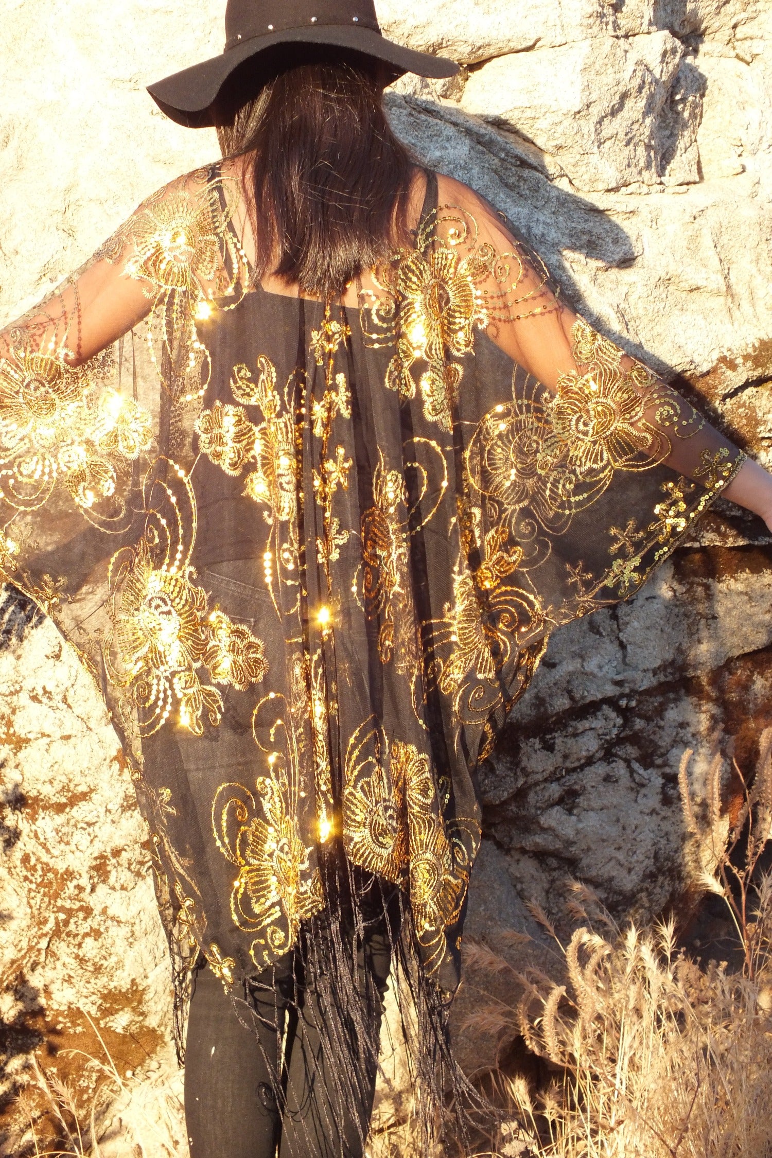 Top Kimono Con Pavone E Paillettes Oro E Nero – Ideale Per Feste E Occasioni Speciali, Taglia Unica